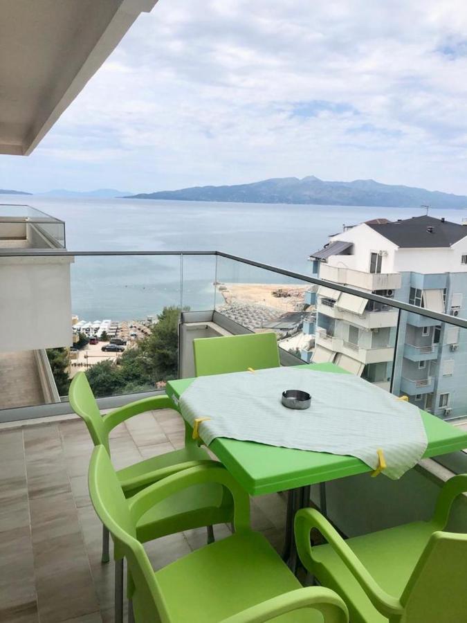 Turquoise Terrace In Apartment Sarandë